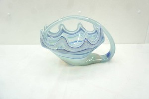 lot 164 image: Vintage Blown Art Glass Blue Swirl CornucopiaCenterpiece. Swan Bowl