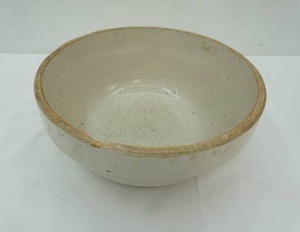 lot 167 image: Antique Ruckles Pottery Stoneware Mixing Bowl with sawtooth or picket fence design