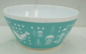 lot 170 image: Vintage Charm Inspired by Pyrex Mixing Bowl. 8.5 diameter by 4.25 tall