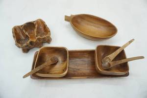 lot 175 image: Vintage Wood Serving Dishes, Bowls, Spoons