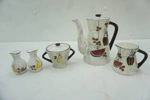 lot 33 image: Vintage Royal Sealy Tea Set Teapot, Creamer, Sugar, Salt and Pepper Shakers. 1950s. Jamaica
