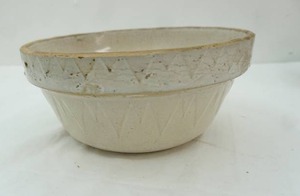 lot 216 image: Antique Ruckles Pottery Stoneware Mixing Bowl with a SawtoothPicket Fence Pattern