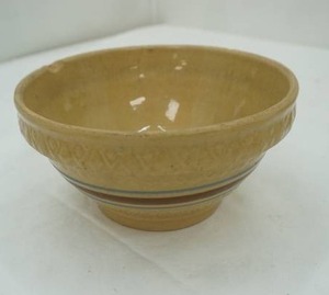 lot 218 image: Vintage Robinson Ransbottom RRP Co. Yellow Ware Mixing Bowl Embossed wBrown Stripes