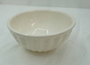 lot 226 image: Vintage Gladding McBean Cocinero Mixing Bowl 8 diameter by 4 tall