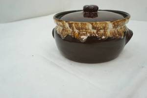 lot 228 image: Vintage Kathy Kale Brown Drip Glaze Stoneware Bean Pot with Lid