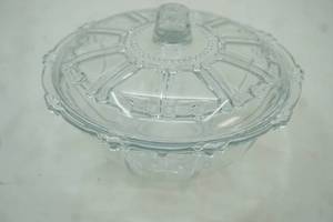 lot 237 image: Vintage Clear Round Covered Candy Dish