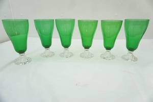 lot 240 image: Vintage Set of Anchor Hocking Inspiration Green Water Goblet (6ct)