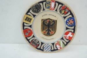 lot 252 image: Vintage Ceramic Plate featuring the Bundesadler (Federal Eagle) the Coat of Arms of the Federal Republic of Germany