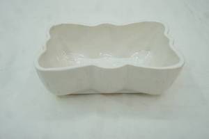 lot 264 image: Vintage UPCO Pottery White Glaze Planter