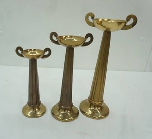 lot 266 image: 3ct Century Brass Candle Holders