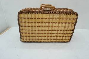 lot 282 image: Wicker Picnic Basket Set