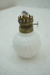 lot 293 image: Vintage Miniature Milk Glass Oil Lamp 4.5 tall