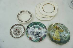 lot 302 image: Collection of Vintage China & Collectors Plates