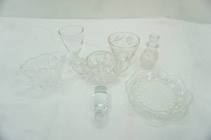 lot 306 image: Collection of Vintage Crystal Pieces