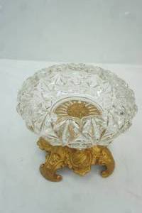 lot 308 image: Vintage BWM & Company Cut Crystal Ashtray wclawfoot pedestal base