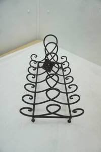 lot 321 image: Metal Plate Rack