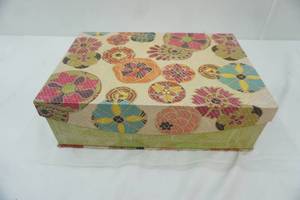 lot 325 image: Decorative StorageKeepsake Box