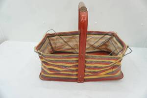 lot 327 image: Vintage 1950s Fold Away Shopping Basket