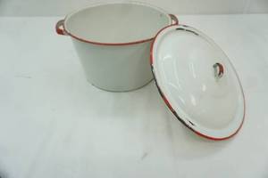 lot 346 image: Vintage Enamelware Pot and Lid. Red and White