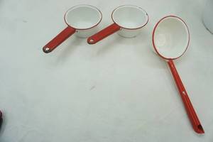 lot 349 image: Vintage Enamelware Dipper and 2 Small Pans
