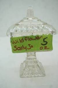 lot 364 image: Vintage Jeannette Glass Wedding Box Clear Pressed Candy Dish Candle Wild Flower