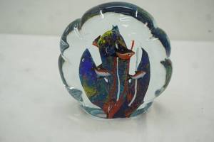 lot 380 image: Murano Glass Aquarium Paperweight 6 tall