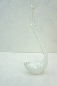 lot 381 image: Murano Style Art Glass Swan Figurine 13 tall