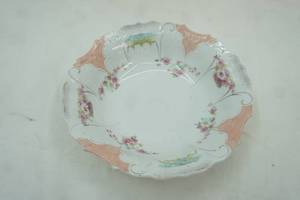 lot 388 image: Vintage Pink and White Scalloped Porcelain China Serving Bowl
