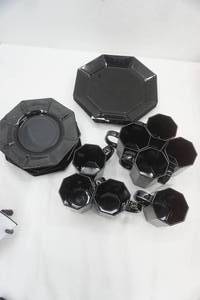 lot 390 image: Vintage Arcoroc Octime Black Glass Coffee Cups (8ct), Dinner Plates (4ct), and Dessert Plates (4ct)