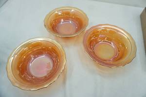 lot 399 image: Vintage Marigold Carnival Glass Bowls (3ct) 8.25 diameter