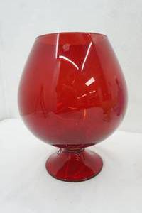 lot 404 image: Empoli Glass Large Brandy Snifter. Red. 11 tall