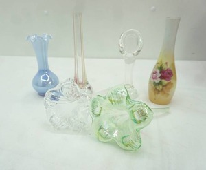 lot 405 image: Collection of Glass Bud Vases