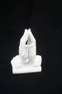 lot 409 image: Vintage Porcelain Praying Hands Statue. 7.5