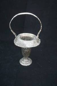 lot 411 image: Antique Barbour Silver Co. Silver-plated brides basket