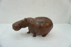 lot 417 image: Vintage hand-carved wooden Hippo Sculpture