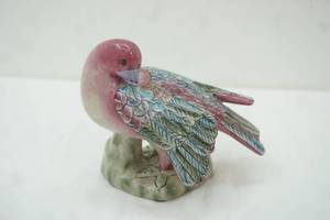 lot 420 image: Vintage Hand-Painted Chinese Porcelain Dove Figurine. 1950s