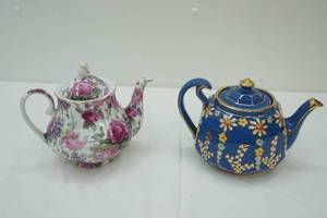 lot 429 image: Olympia Fine Porcelain Teapot Vintage Old Tupton Ware Cobalt Blue Teapot