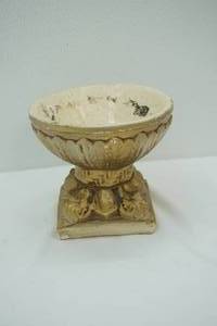 lot 443 image: Ornate Polystone Decorative Bowl wdistressed gold finish. 7 diameter by 6.5 tall