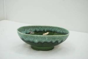 lot 447 image: Vintage S.G.I. USA Green Drip Glaze Planter. 8.5x5x3.25