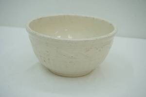 lot 450 image: Vintage RRP Co. Robinson Ransbottom Stoneware Mixing Bowl