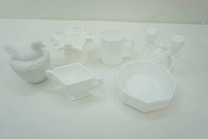 lot 459 image: Collection of Milk Glass Pieces.