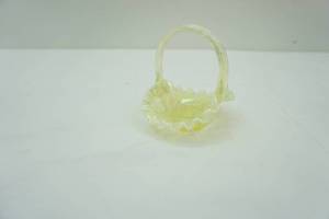 lot 464 image: Fenton Topaz Opalescent Pony Basket 3.25x4x4.5