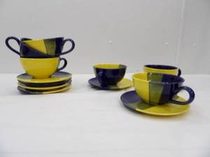 lot 23 image: Blue, yellow, and green soup bowl mugs (6ct) and plates (7ct) 7.5 diameter