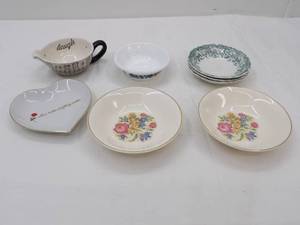 lot 496 image: Bombay Tea Cup, Vintage Avon Blue and White Small Bowl, John Maddock & Sons Bowl, Bakerite USA, Love Talk Porcelain Heart Plate