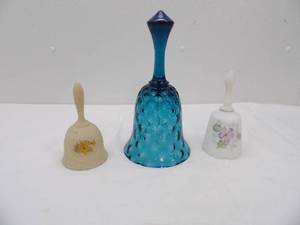 lot 497 image: Blenko Art Glass Bell (has chip on edge), Fenton White Frosted Bell, Hand-Painted Signed daisy on cameo bell