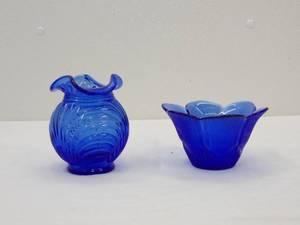 lot 506 image: Vintage Cobalt Blue Vase, Vintage Blue Salad Dish