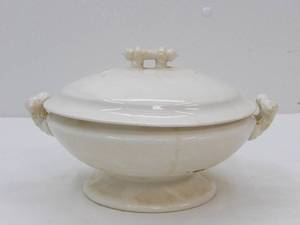 lot 513 image: Vintage Ironstone Soup Tureen