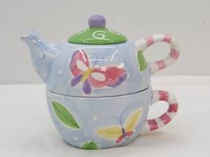 lot 519 image: Vintage Ganz Stackable Butterfly Tea Set