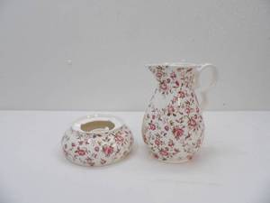 lot 547 image: Vintage Nasco Rose Garden Pitcher and Candle Holder