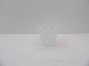 lot 563 image: Murano Murano-Style WhiteClear Glass Vase